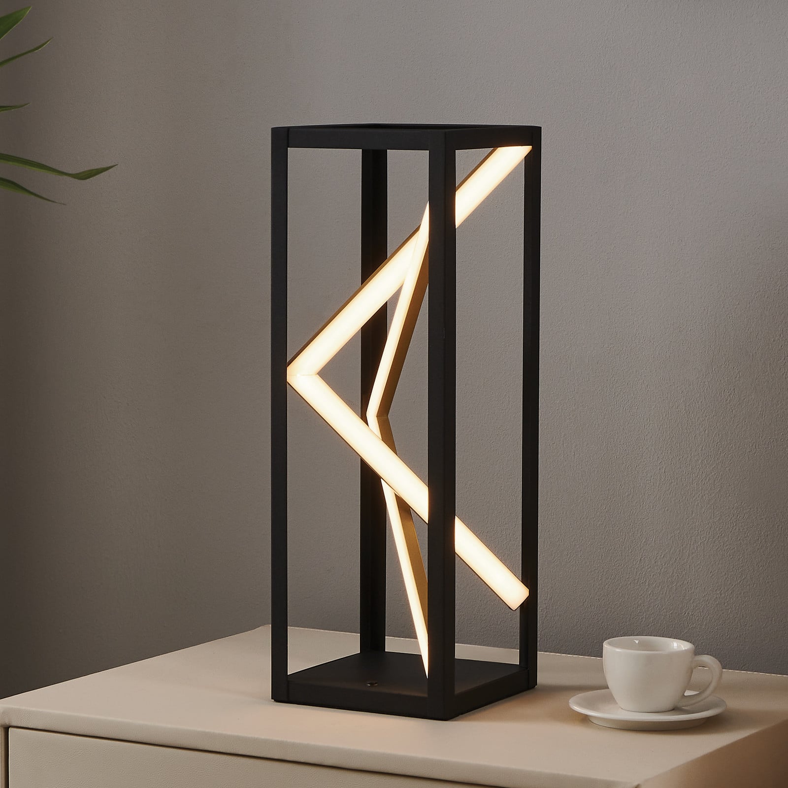 Penela LED-pöytälamppu, musta/kultainen, 43 cm, CCT